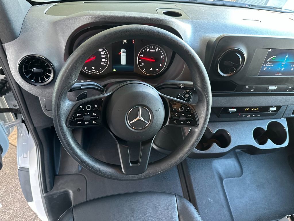Used 2023 Mercedes-Benz Sprinter 2500 image 12