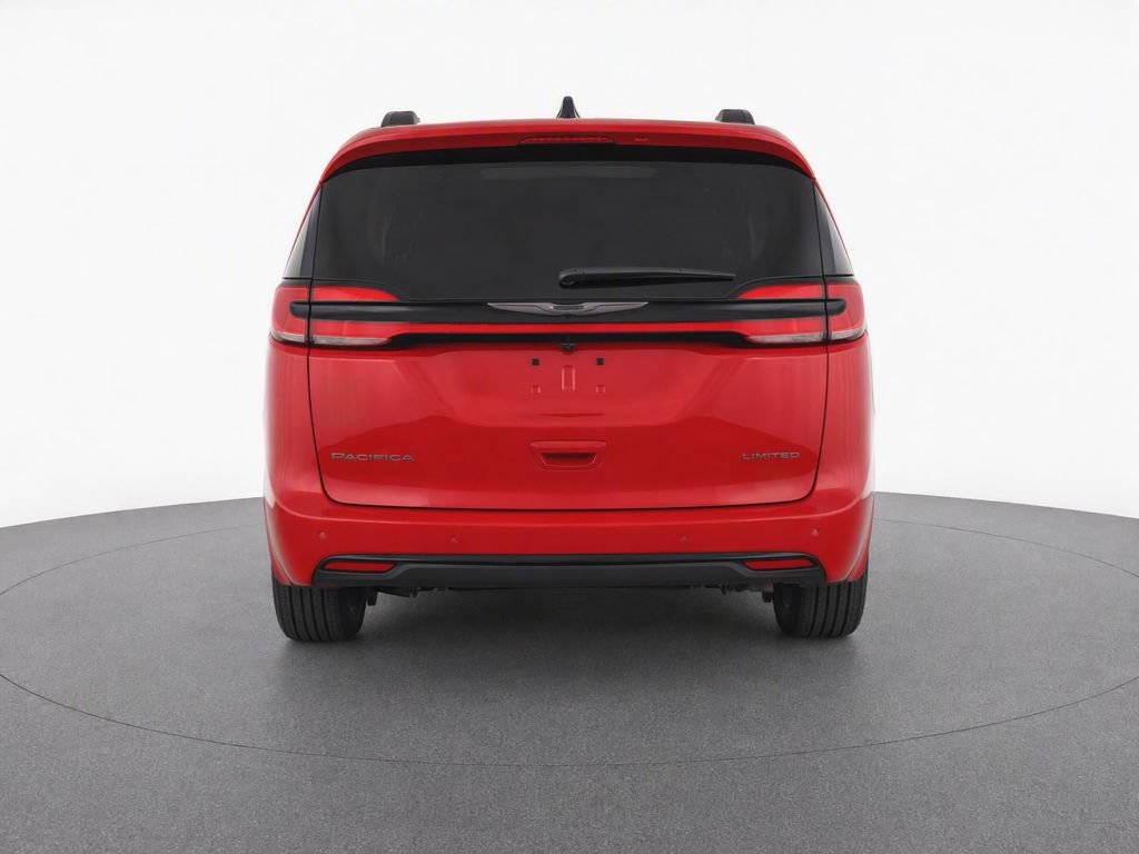 Used 2025 Chrysler Pacifica Limited FWD image 7