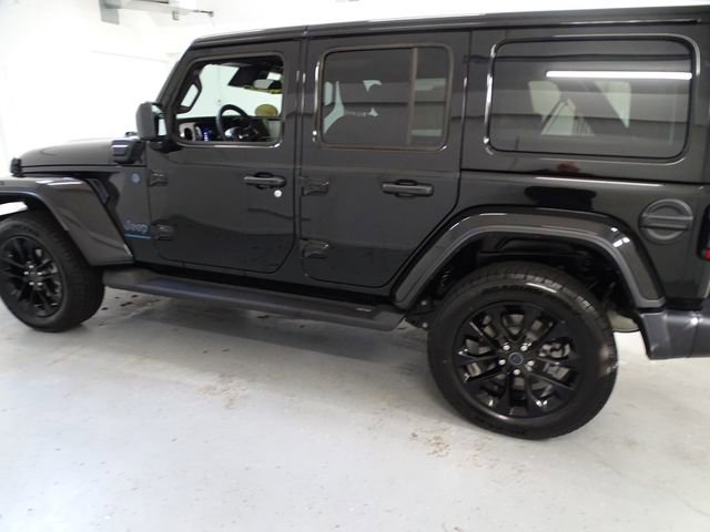 Certified 2025 Jeep Wrangler Unlimited Sahara image 17