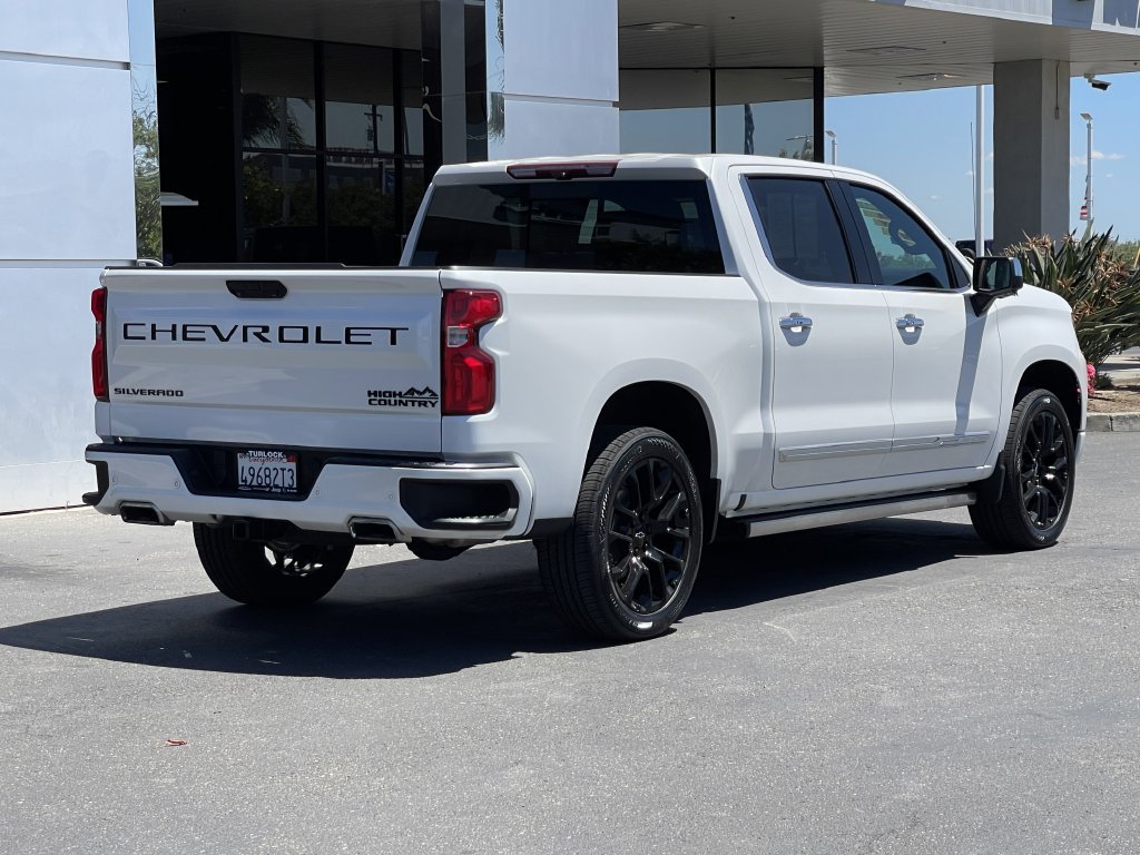 Used 2023 Chevrolet Silverado 1500 High Country w/ High Country Premium Package AWD/4WD image 6
