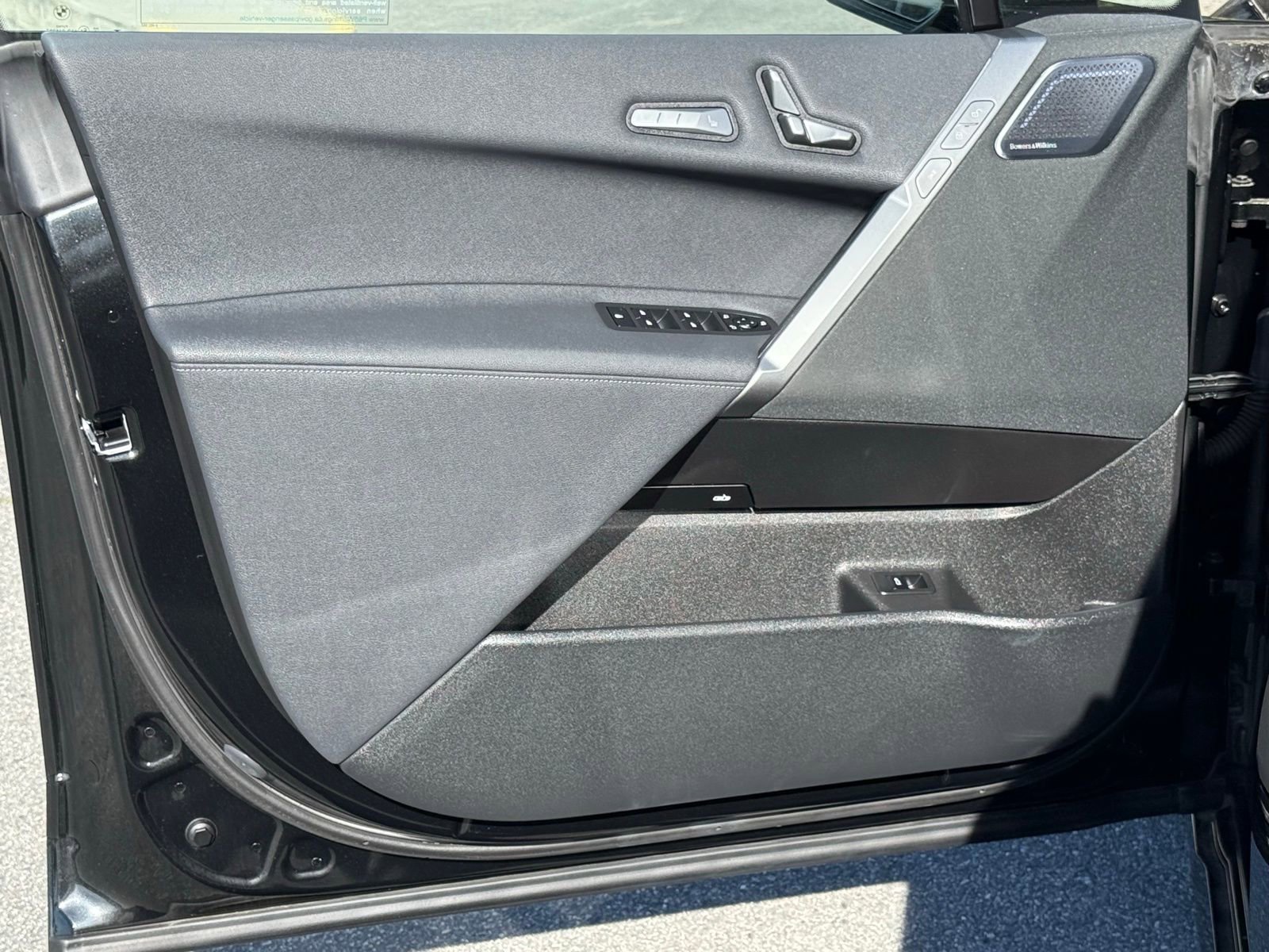 Used 2025 BMW iX M60 image 21