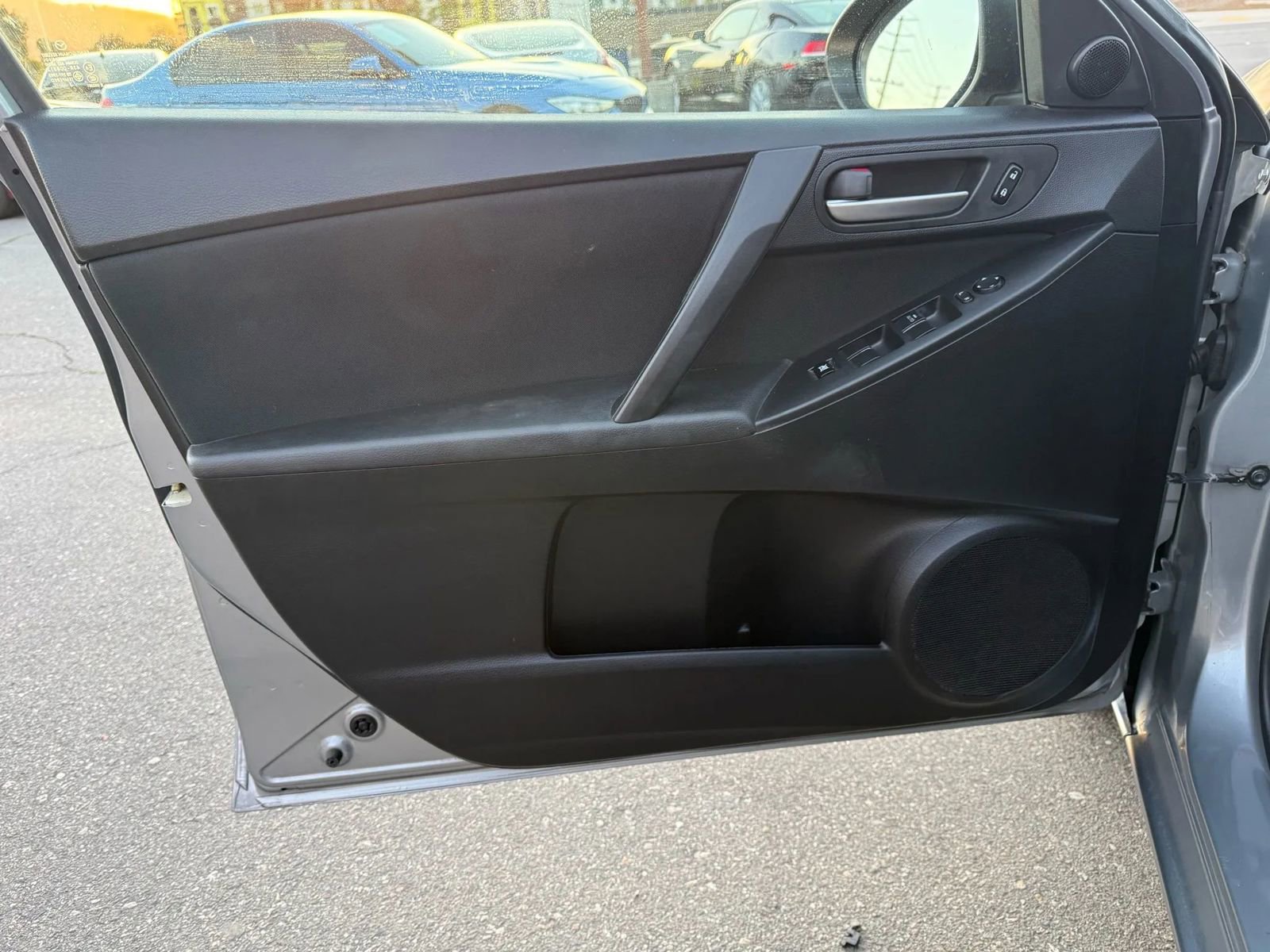 Used 2012 MAZDA MAZDA3 i Touring image 17