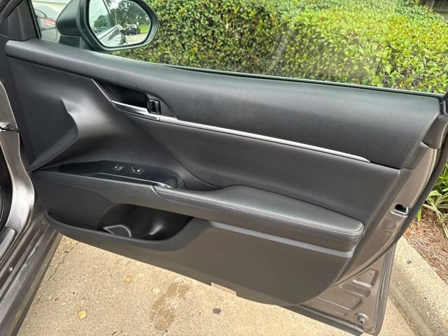 Used 2020 Toyota Camry XSE FWD image 14