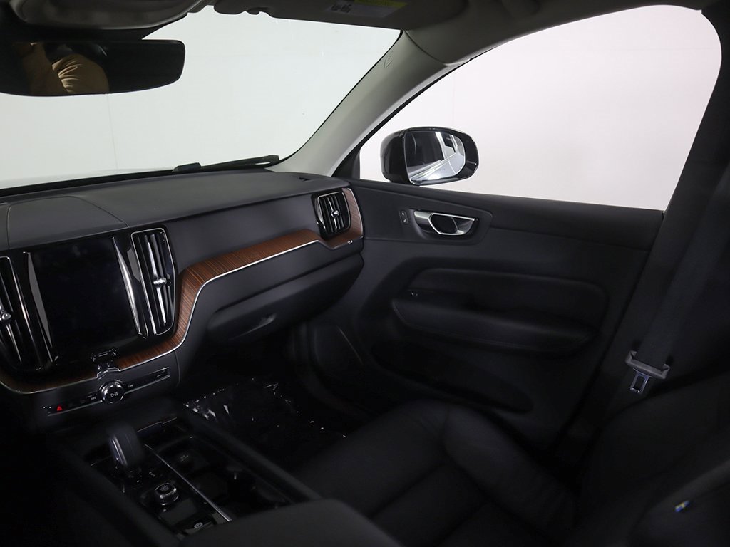Used 2023 Volvo XC60 B5 Plus w/ Climate Package image 38