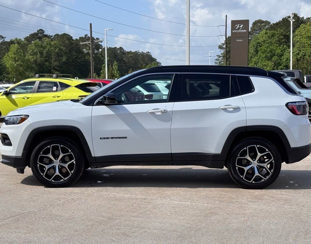 Used 2024 Jeep Compass Limited image 11
