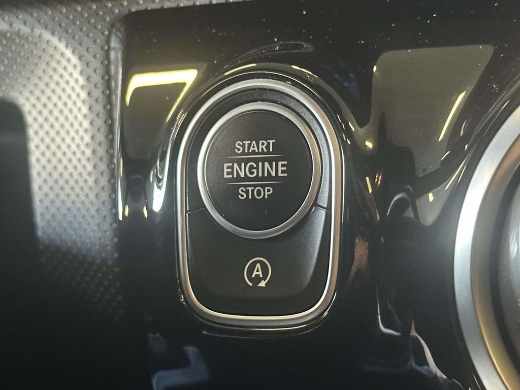 Used 2025 Mercedes-Benz CLA 250 4MATIC image 31