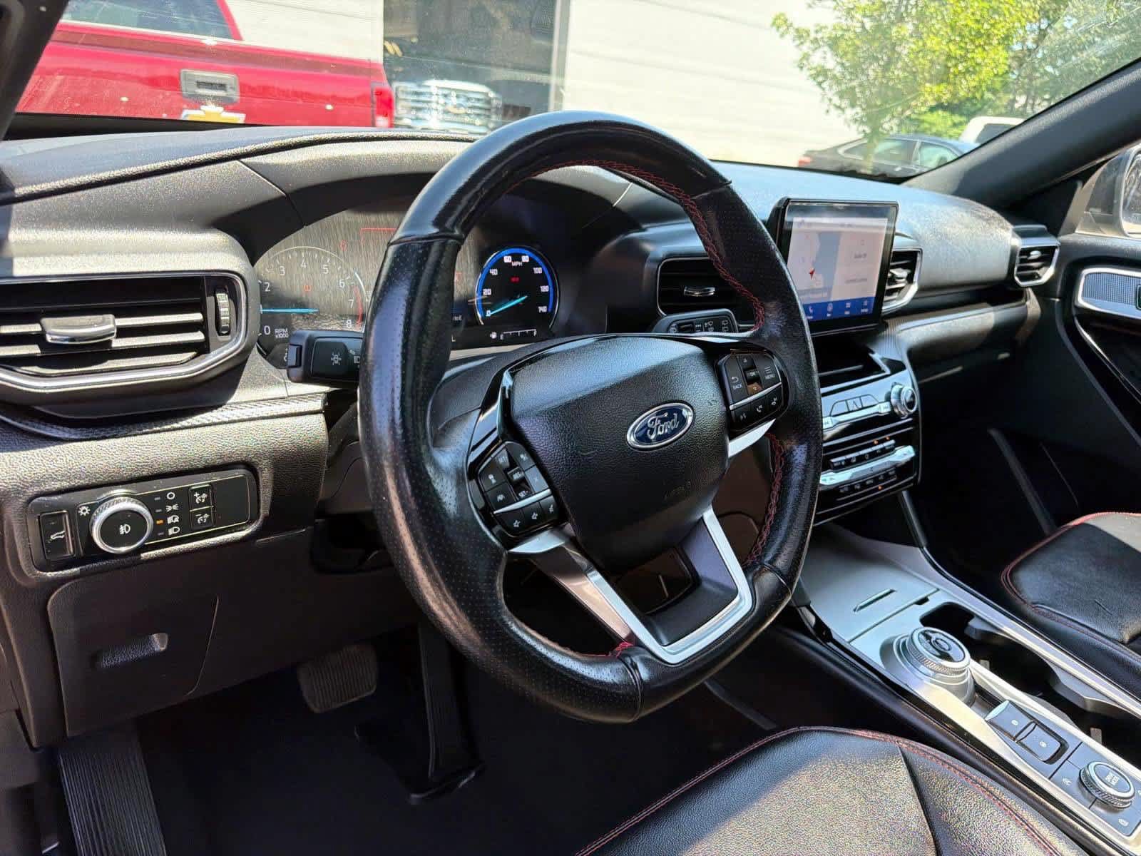 Used 2023 Ford Explorer ST-Line w/ Class IV Trailer Tow Package AWD/4WD image 12