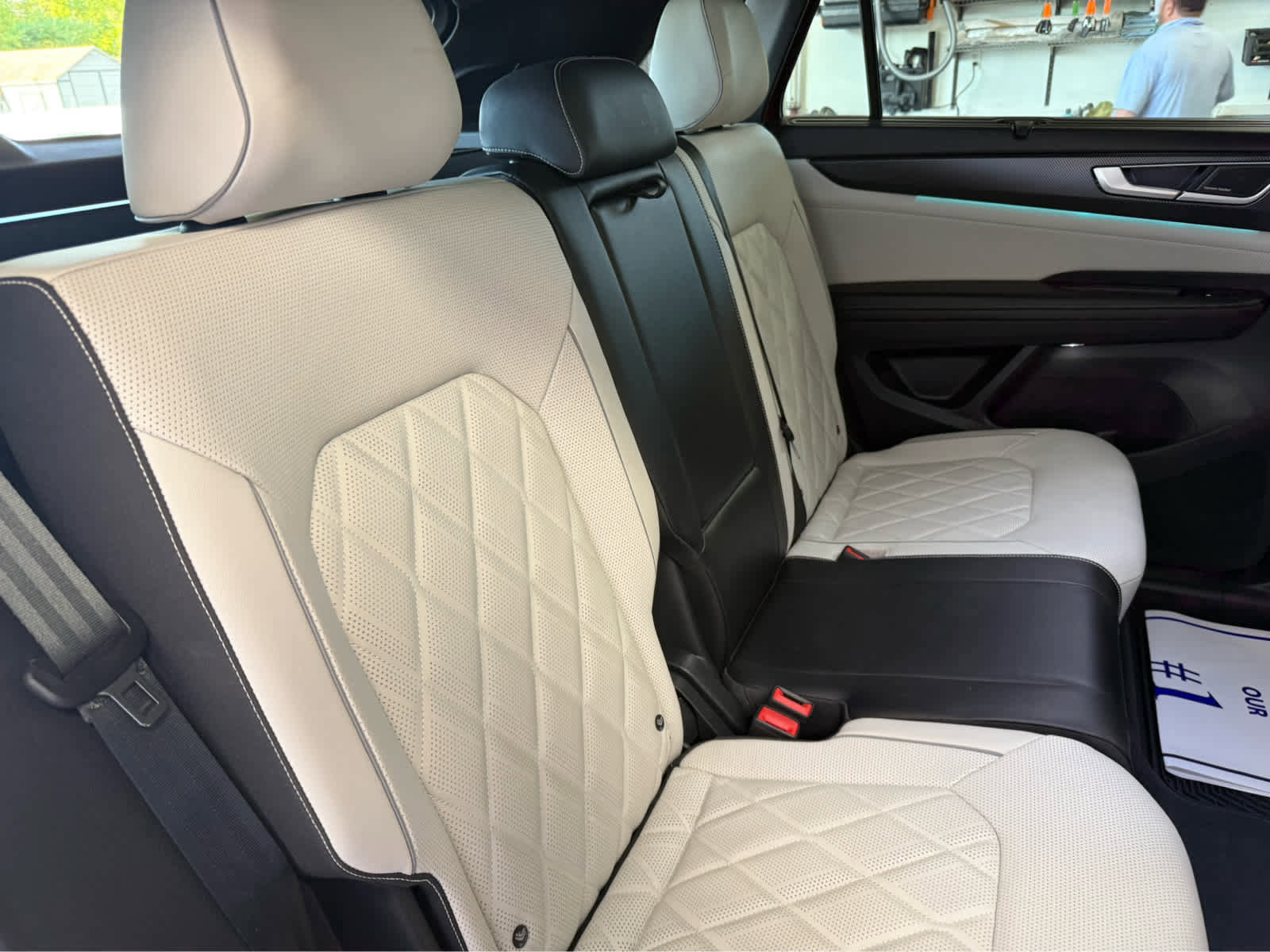 Used 2024 Volkswagen Atlas Cross Sport SEL Premium R-Line image 29