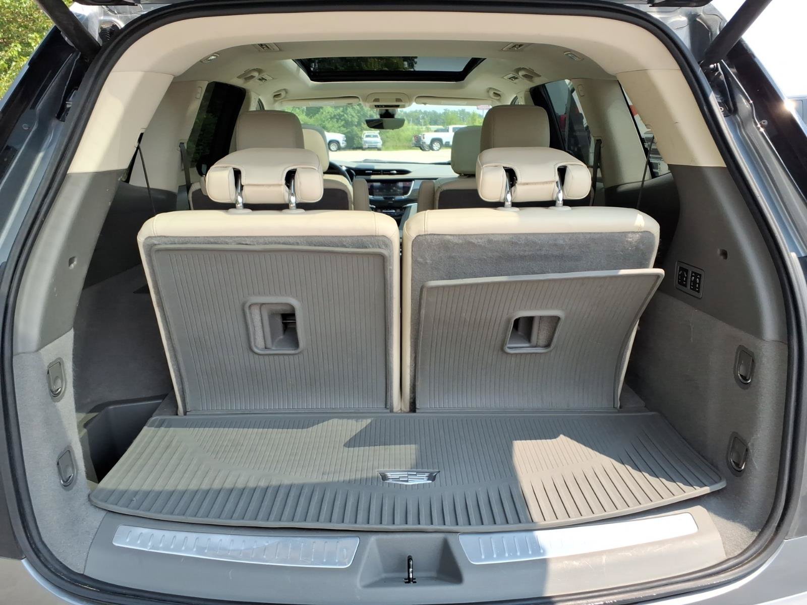 Used 2021 Cadillac XT6 Premium Luxury FWD image 30