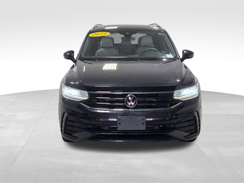Used 2023 Volkswagen Tiguan SE R-Line image 16