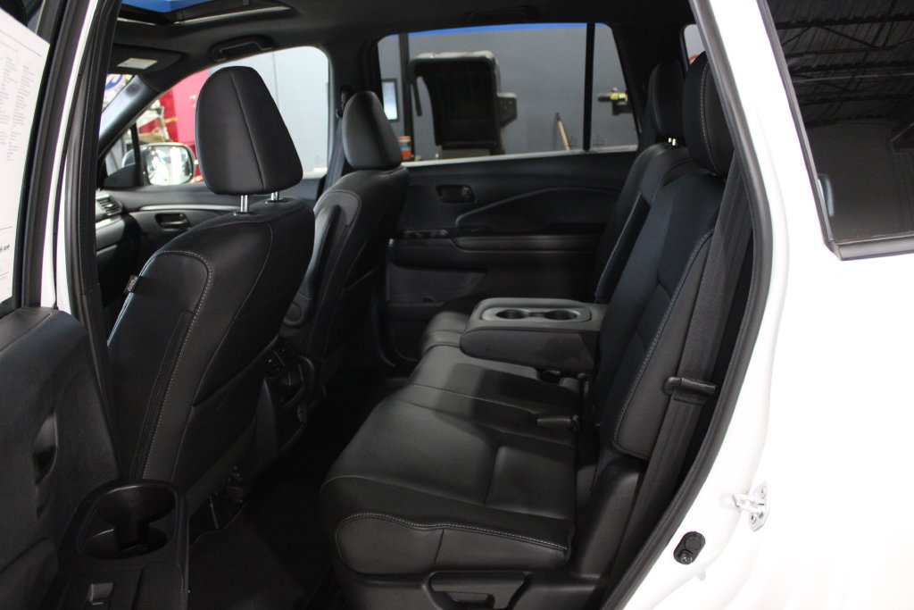 Used 2023 Honda Passport EX-L image 11