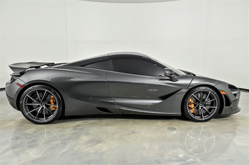 Used 2019 McLaren 720S RWD image 12