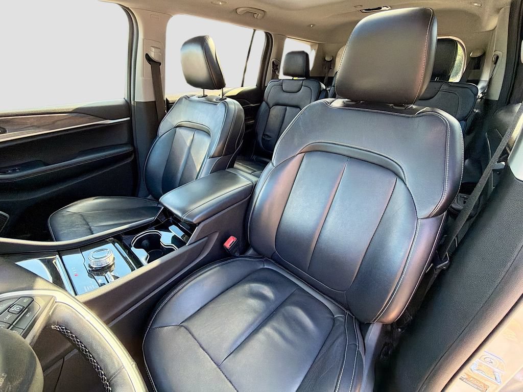 Used 2022 Jeep Grand Cherokee L Limited AWD/4WD image 24