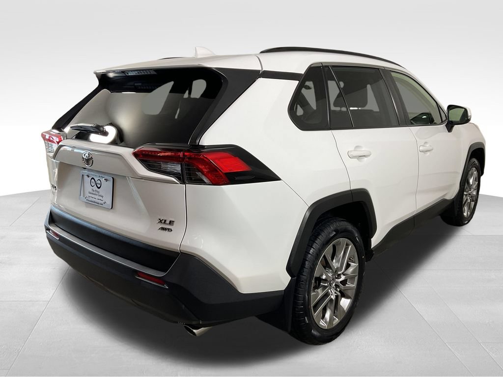 Used 2019 Toyota RAV4 XLE Premium w/ Cold Weather Package AWD/4WD image 9