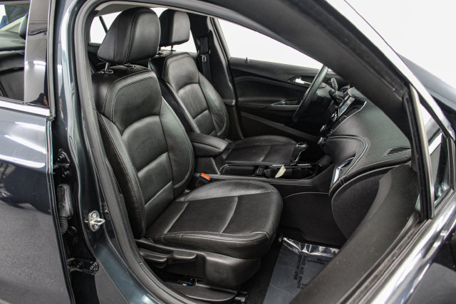 Used 2017 Chevrolet Cruze Premier FWD image 18