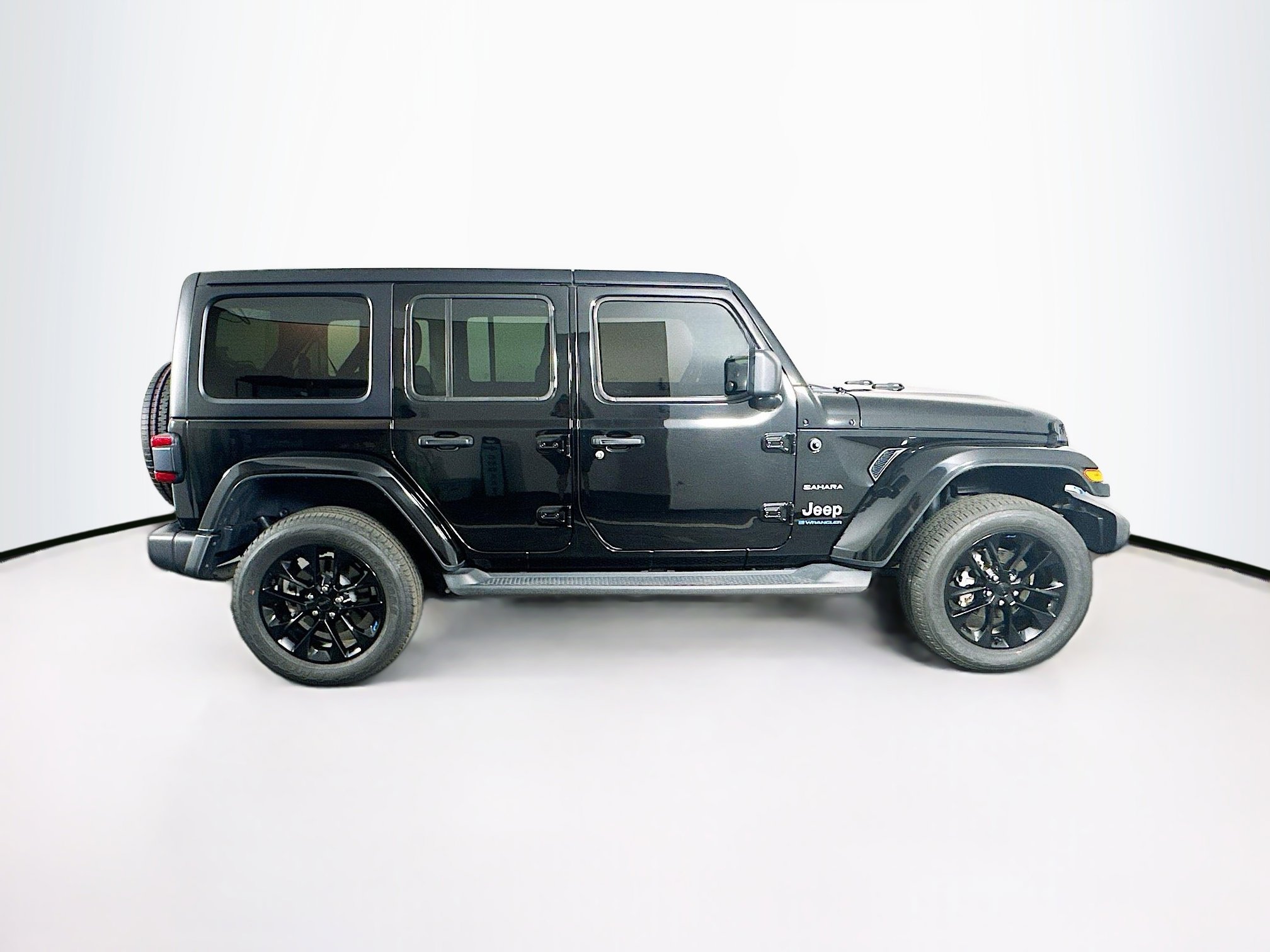 Used 2023 Jeep Wrangler Sahara w/ Cold Weather Group AWD/4WD image 10