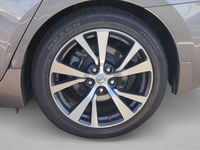 Used 2017 Nissan Maxima 3.5 SL FWD image 25