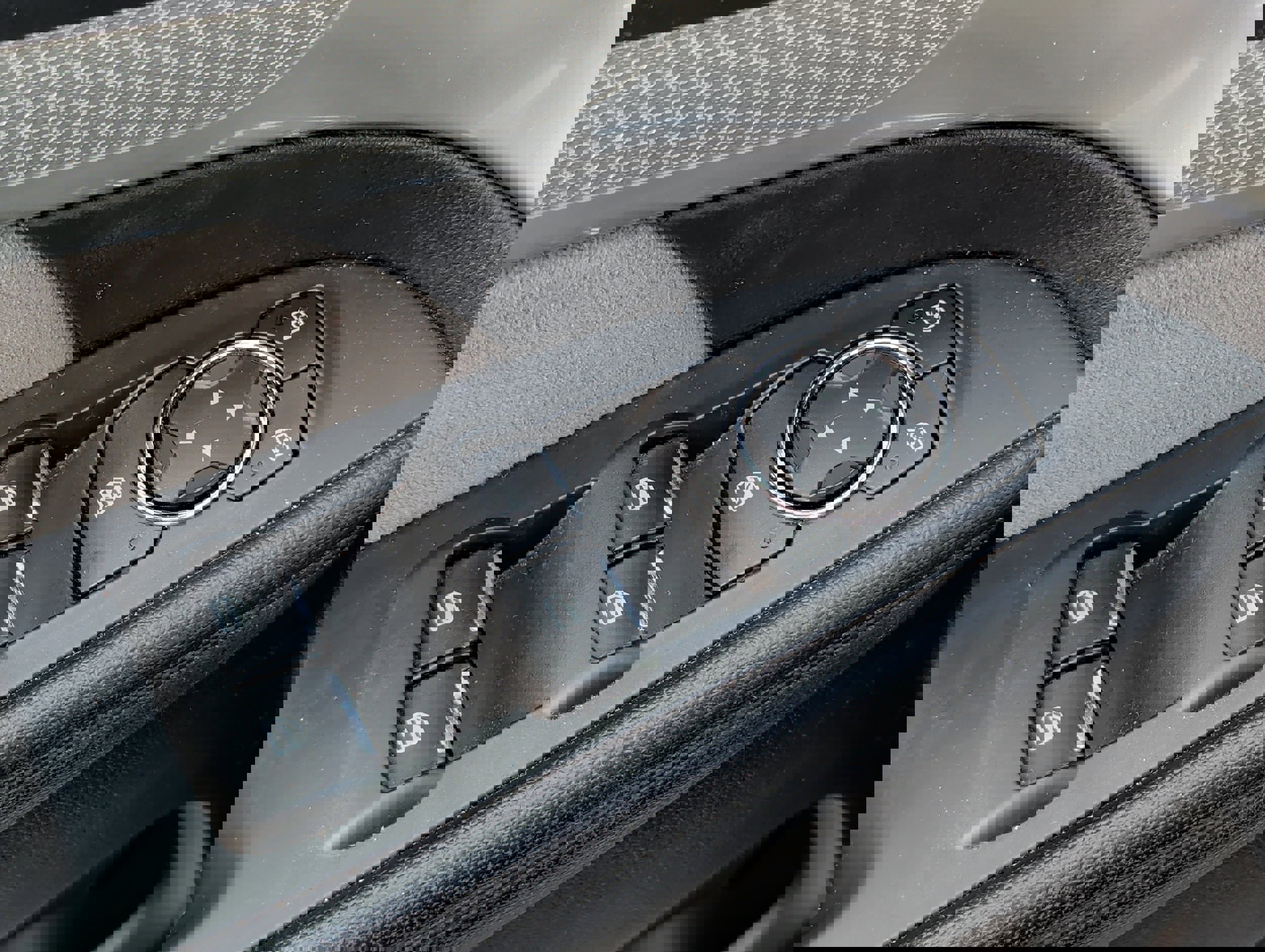 Used 2017 Ford Explorer XLT w/ Equipment Group 202A FWD image 21