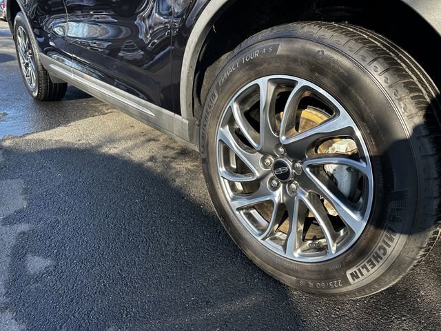 Used 2022 Lincoln Corsair AWD w/ Equipment Group 101A image 11