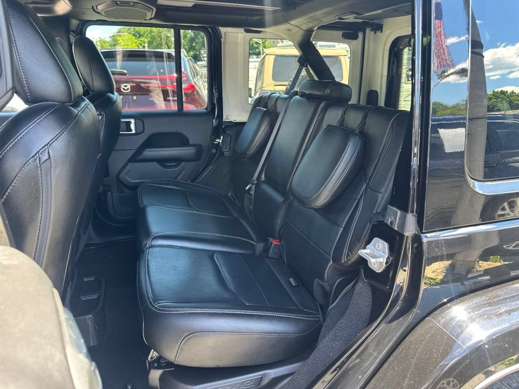 Used 2022 Jeep Wrangler Unlimited Sahara w/ Cold Weather Group AWD/4WD image 14