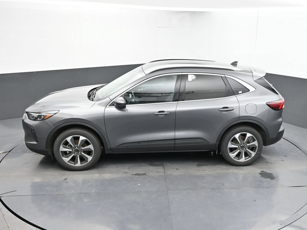 Used 2024 Ford Escape Platinum AWD/4WD image 18