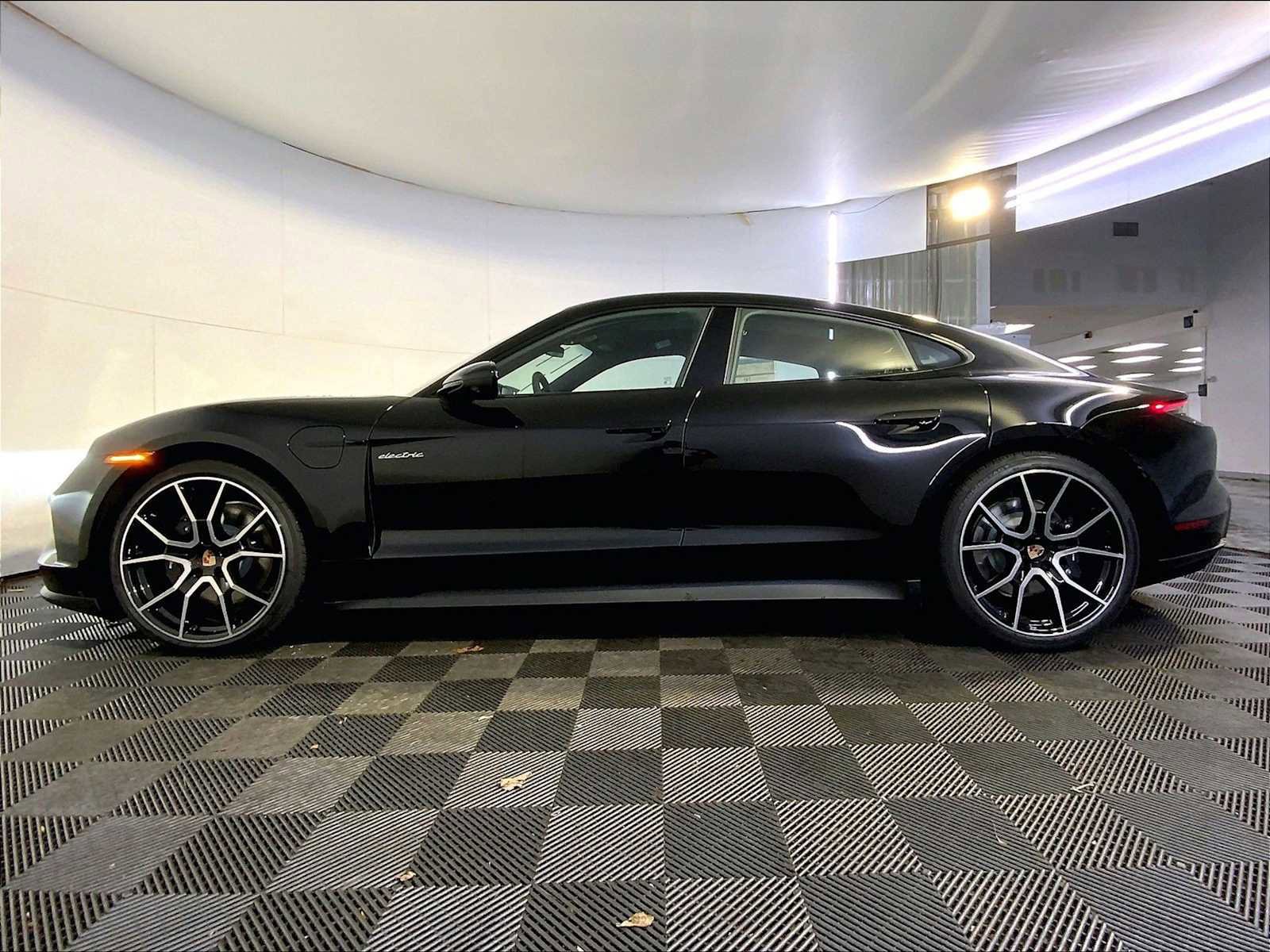 New 2026 Porsche Taycan image 2