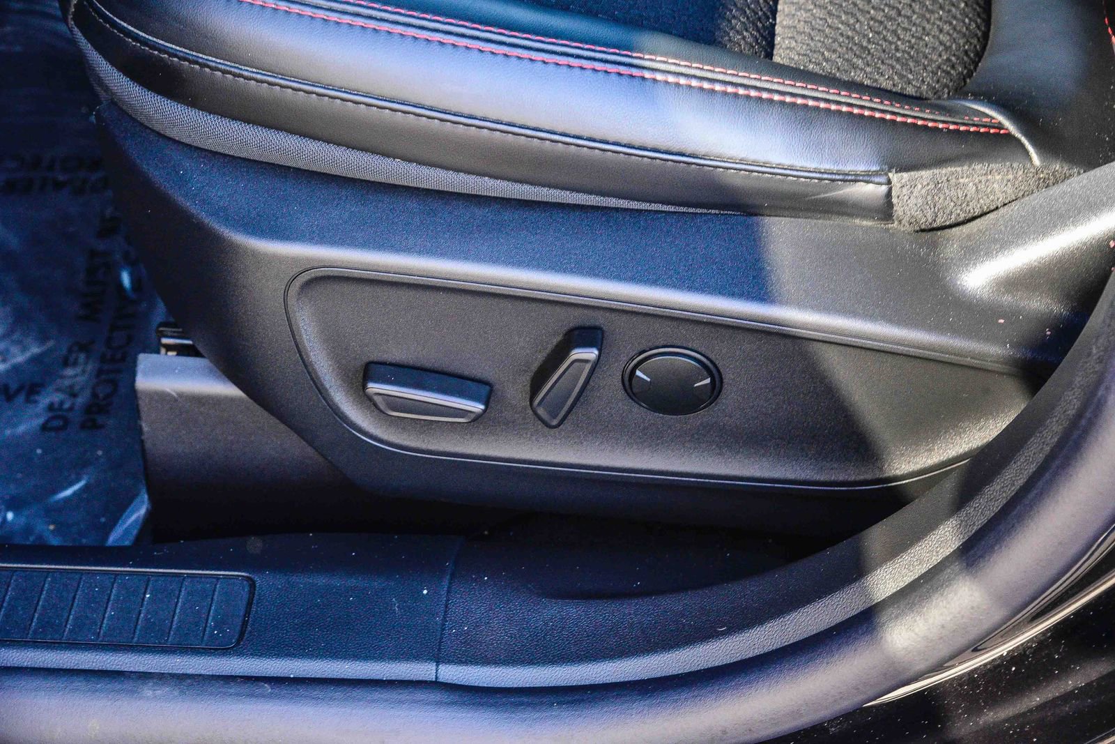 Used 2025 Ford Escape ST-Line w/ Equipment Group 301A image 19