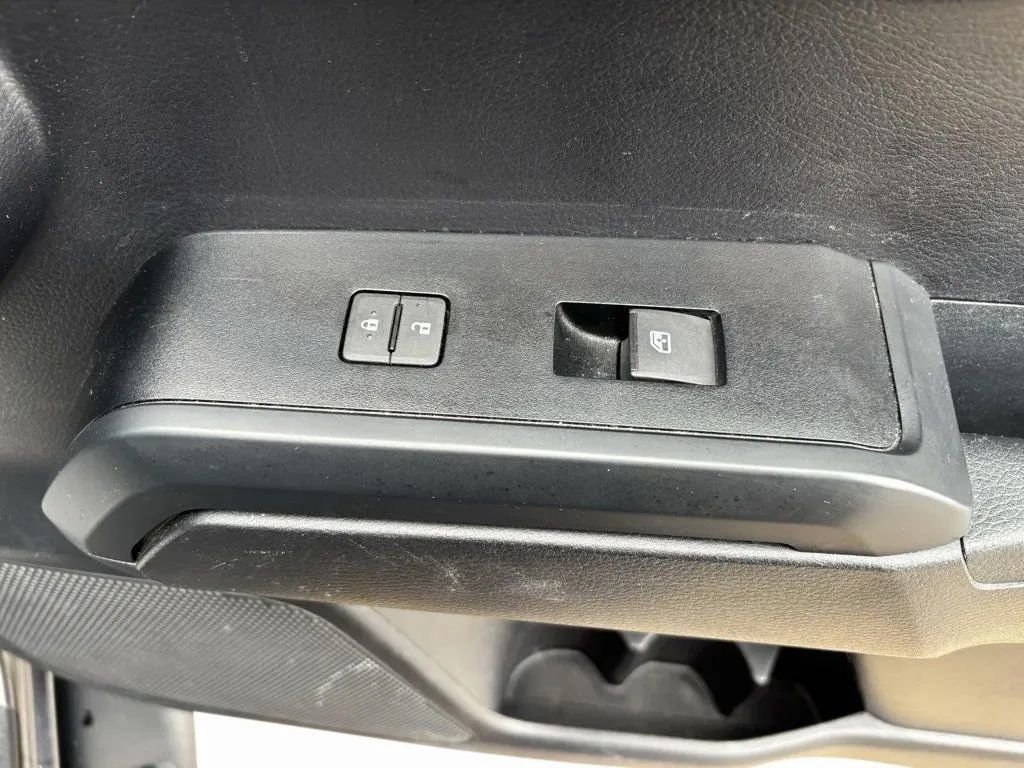 Used 2020 Toyota Tacoma SR image 29
