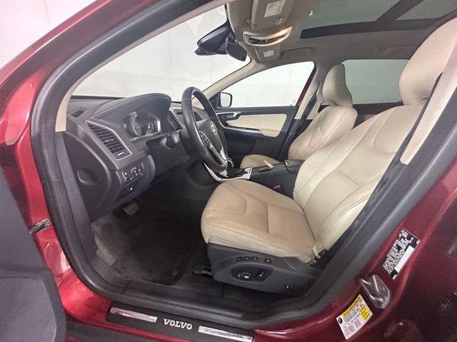Used 2016 Volvo XC60 T6 w/ Proximity Package AWD/4WD image 12