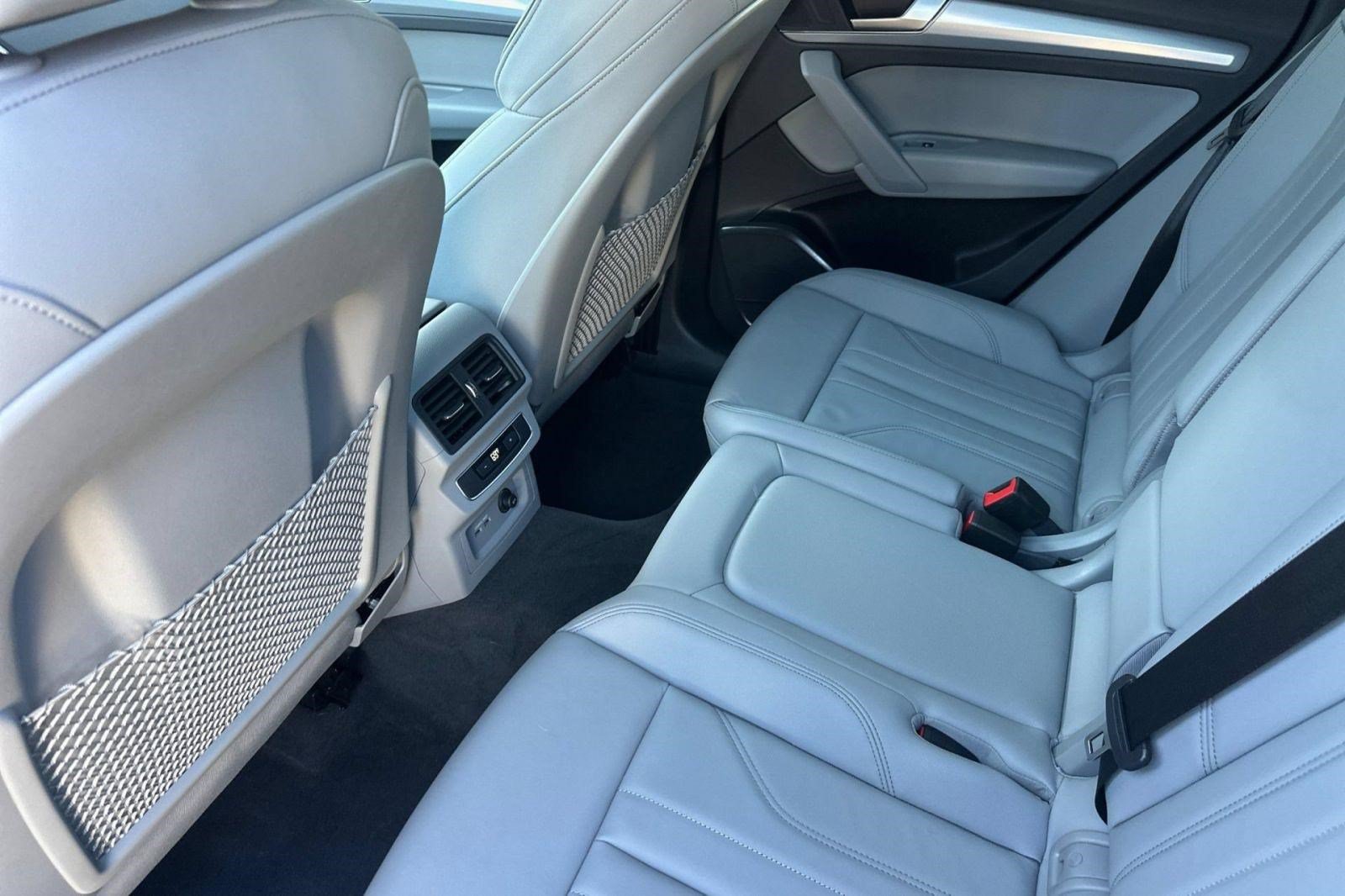 Used 2025 Audi Q5 2.0T Premium w/ Convenience Plus Package AWD/4WD image 30