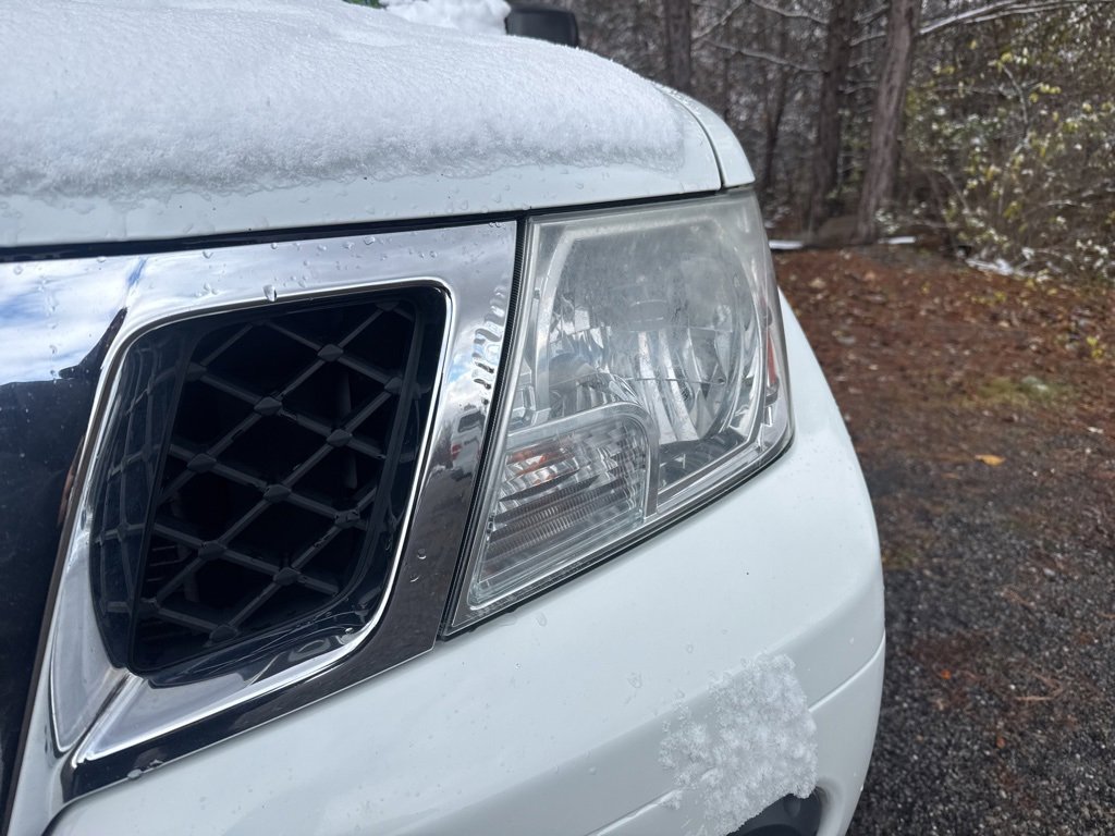 Used 2018 Nissan Frontier SV image 3