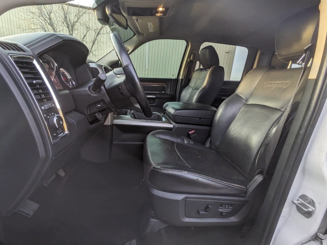 Used 2016 RAM 1500 Laramie w/ Convenience Group AWD/4WD image 12