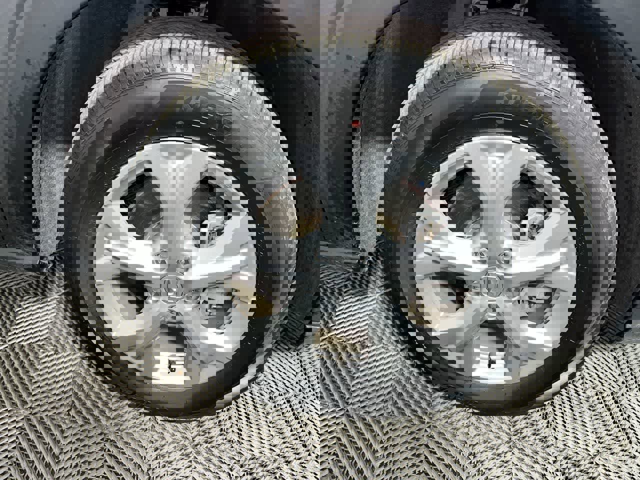 Used 2025 Honda HR-V LX image 10