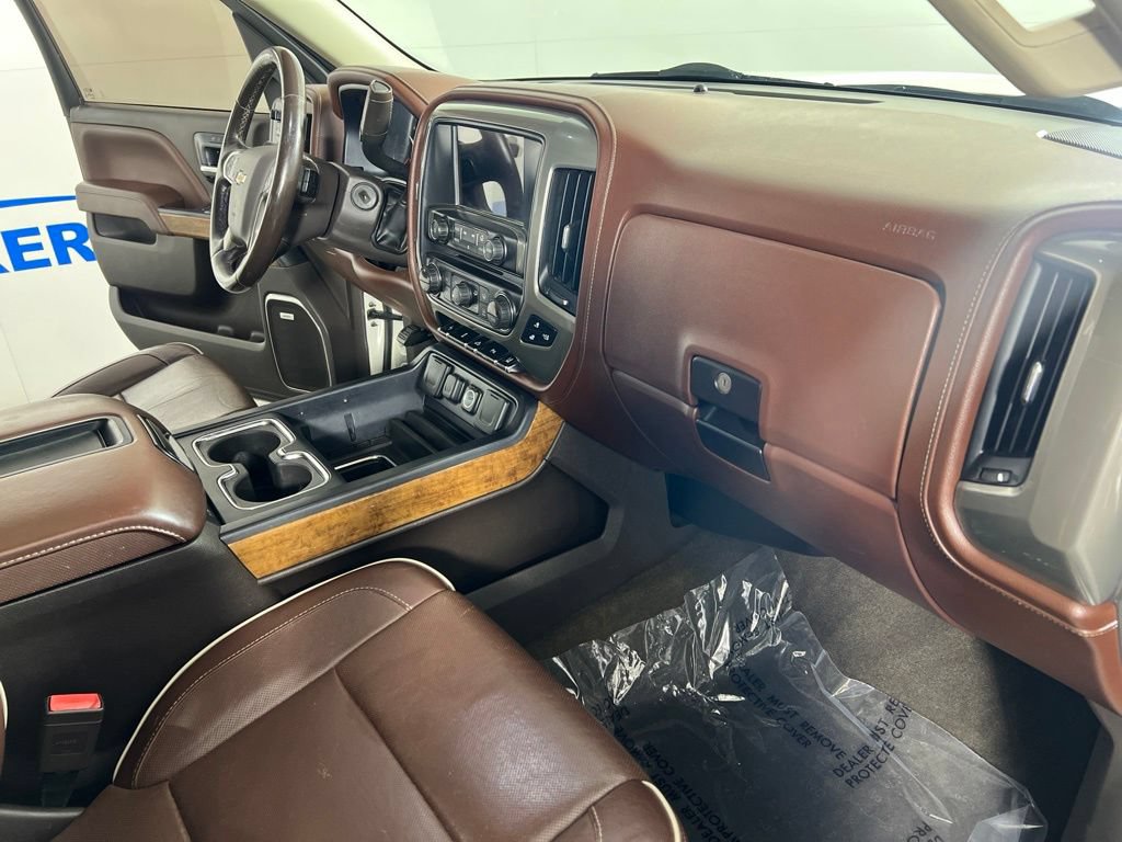 Used 2015 Chevrolet Silverado 1500 High Country w/ High Country Premium Package AWD/4WD image 11