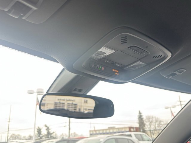 Used 2022 Chevrolet Traverse LT image 29