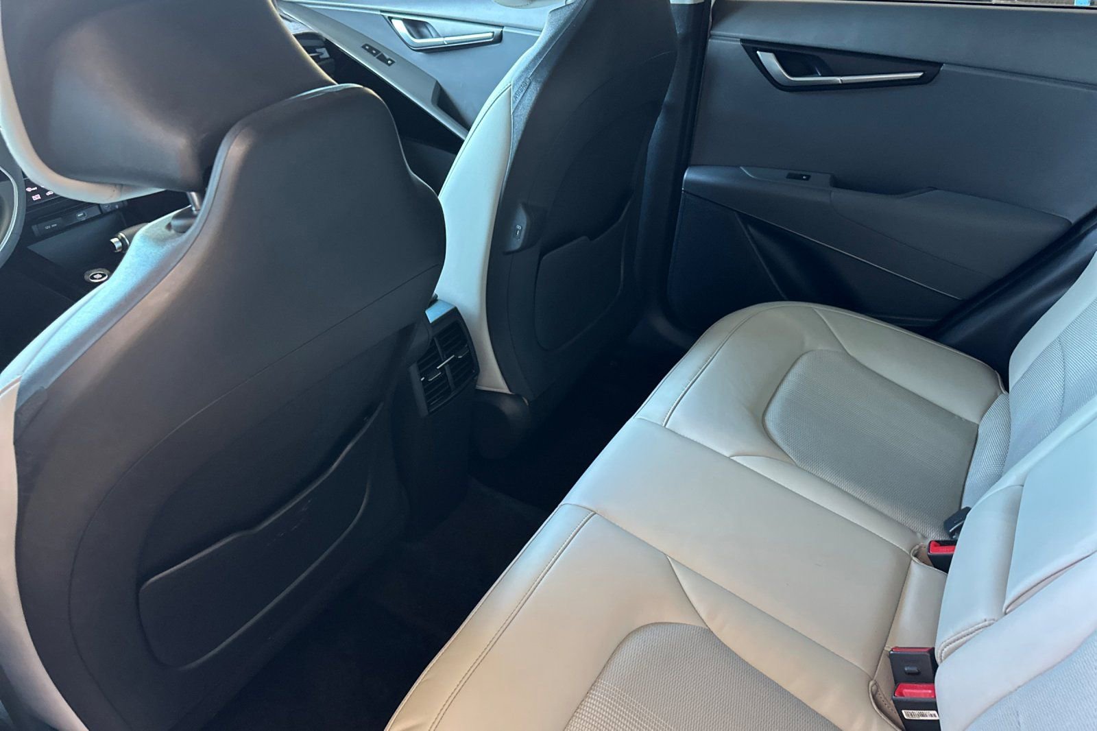 Used 2023 Kia Niro EX image 13