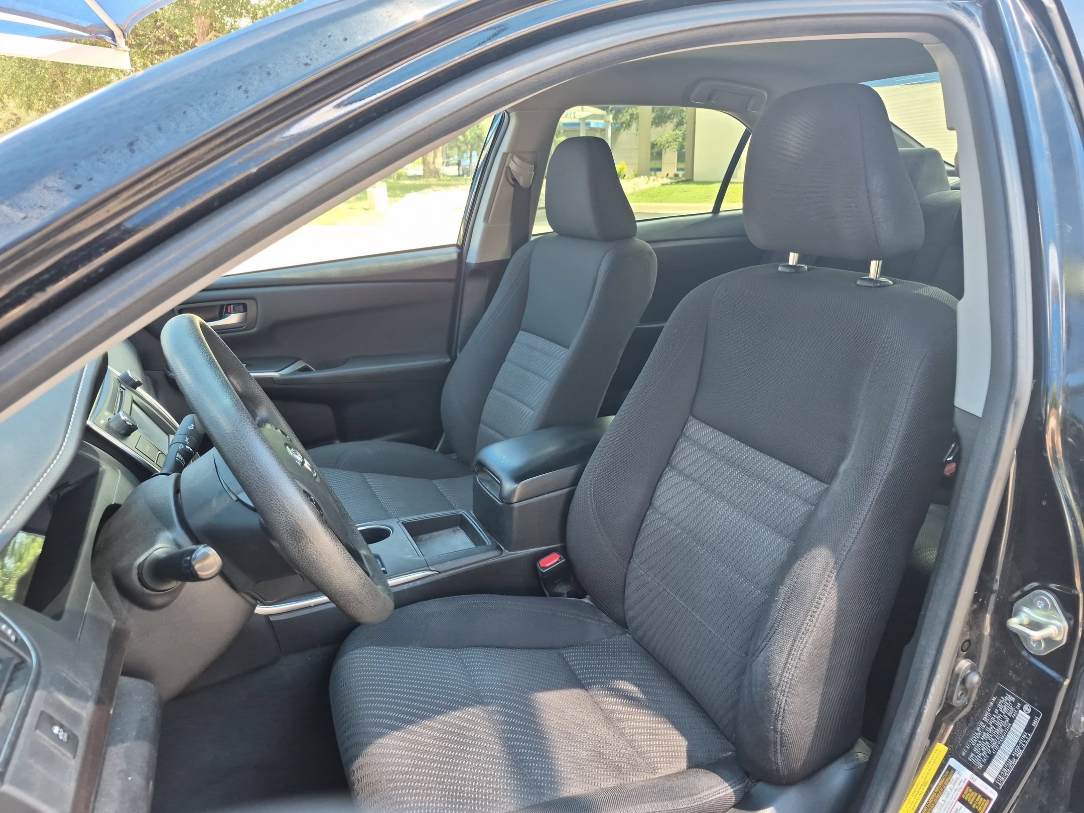 Used 2017 Toyota Camry LE FWD image 11