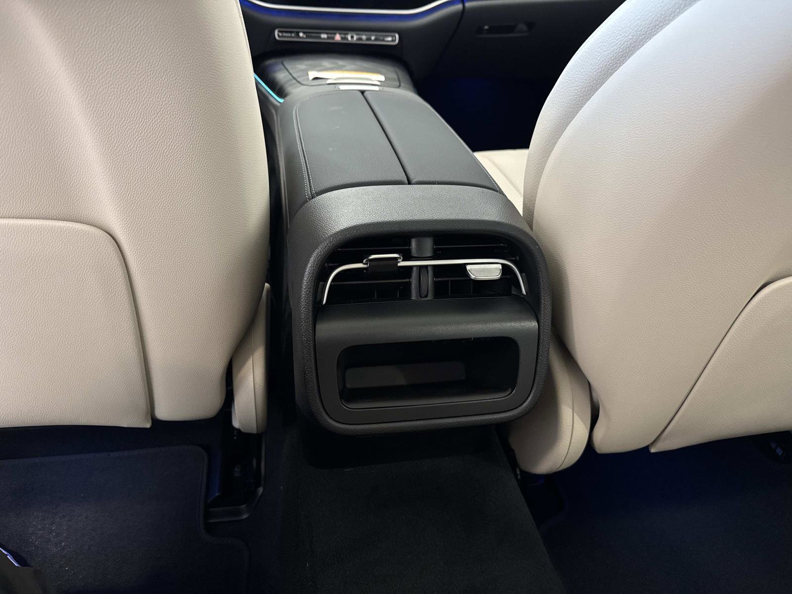 New 2026 Mercedes-Benz E 350 4MATIC Sedan image 16