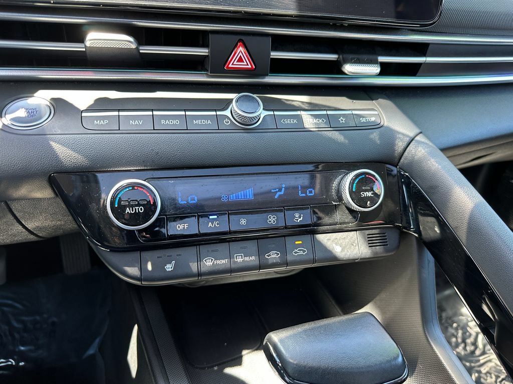 Used 2024 Hyundai Elantra Limited FWD image 29