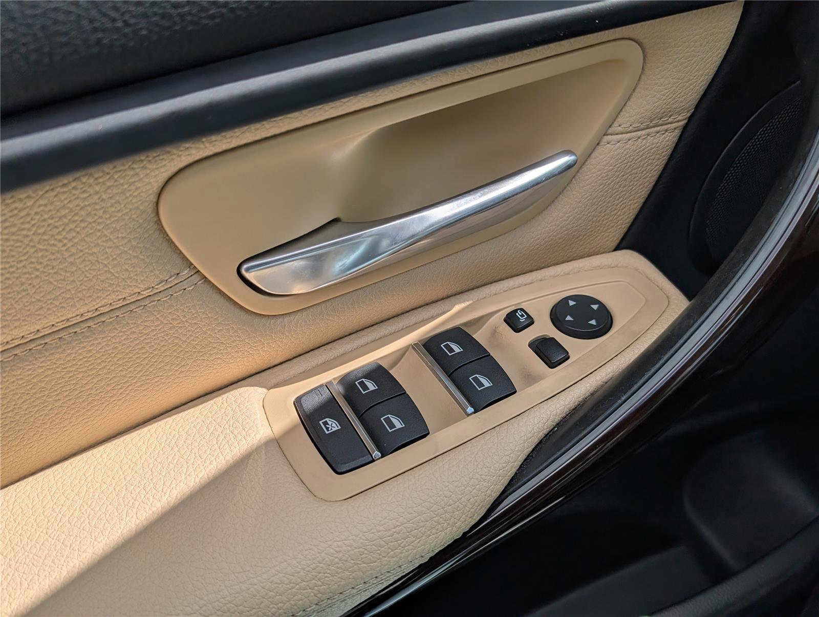 Used 2017 BMW 320i xDrive 320i xDrive image 17