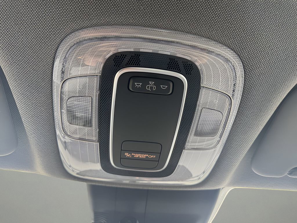 Used 2025 Hyundai Elantra SE image 28