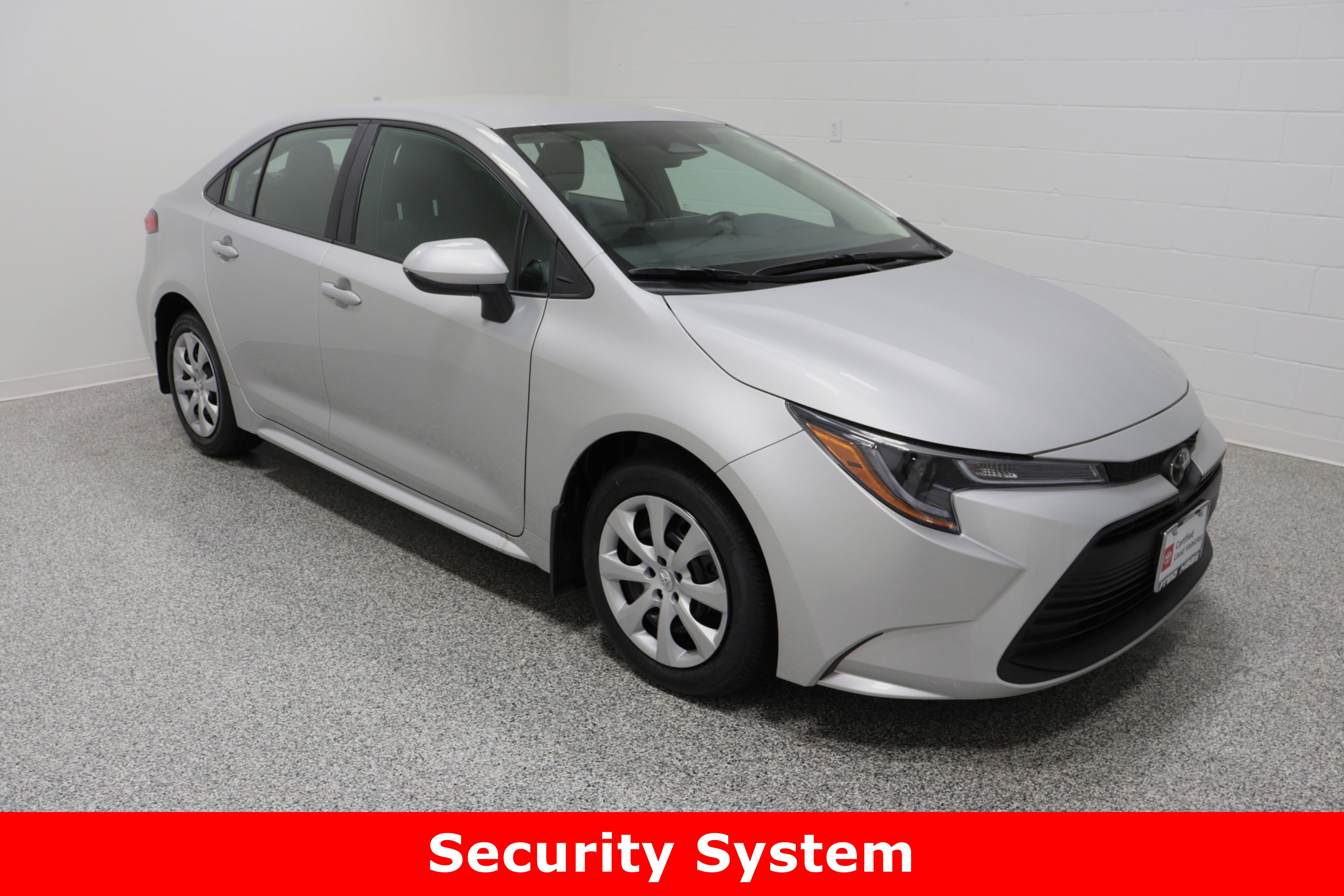 Used 2025 Toyota Corolla LE image 4