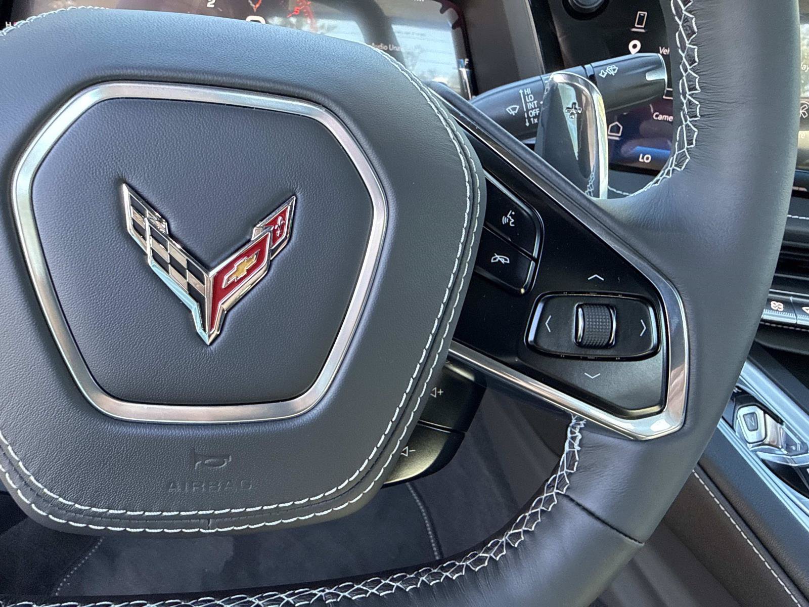 Used 2027 Chevrolet Corvette Stingray Convertible w/ 1LT RWD image 27
