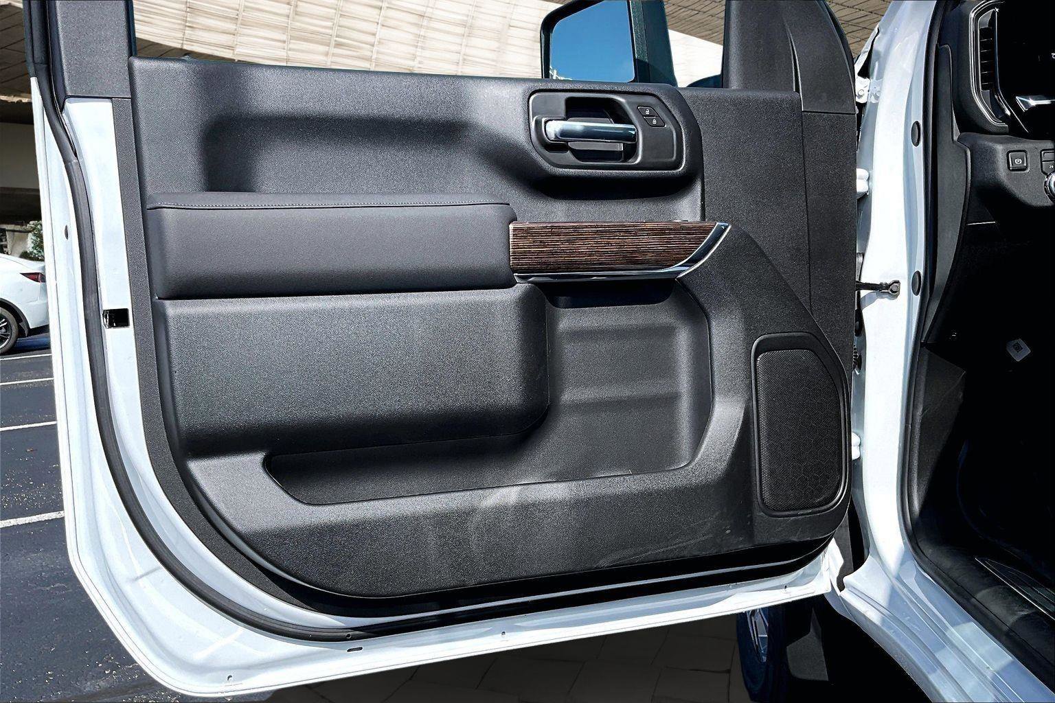 New 2026 GMC Sierra 2500 SLE AWD/4WD image 9