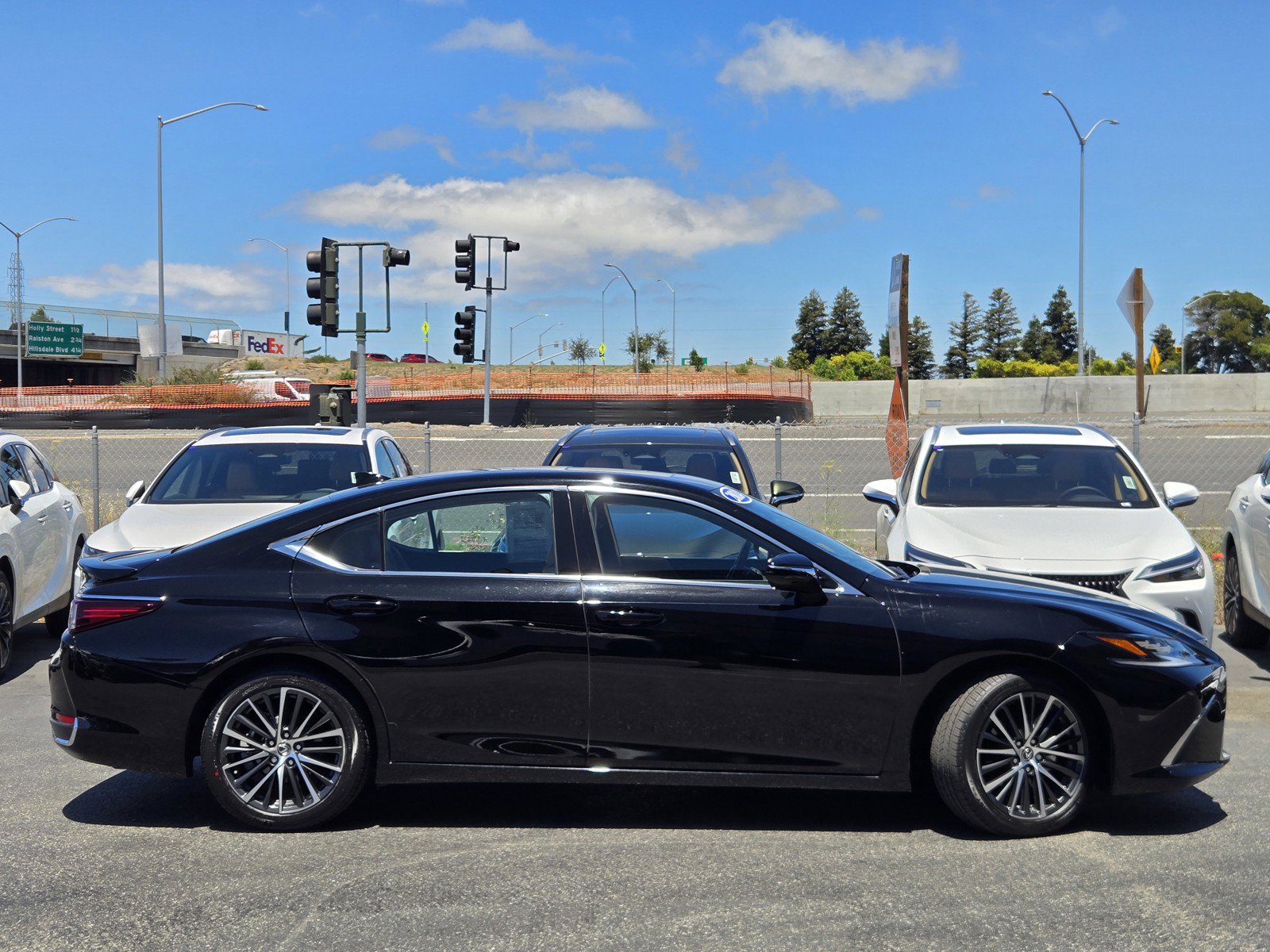 Certified 2024 Lexus ES 300h w/ Premium Package FWD image 3