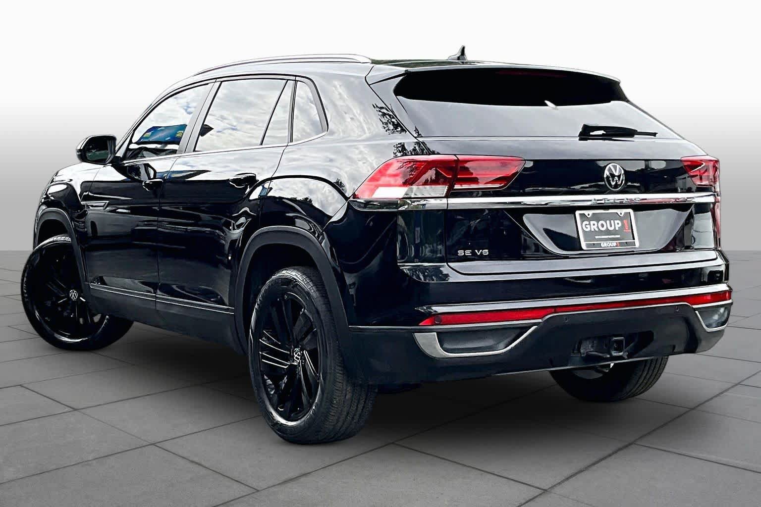 Used 2023 Volkswagen Atlas Cross Sport SE w/ Panoramic Sunroof Package FWD image 12