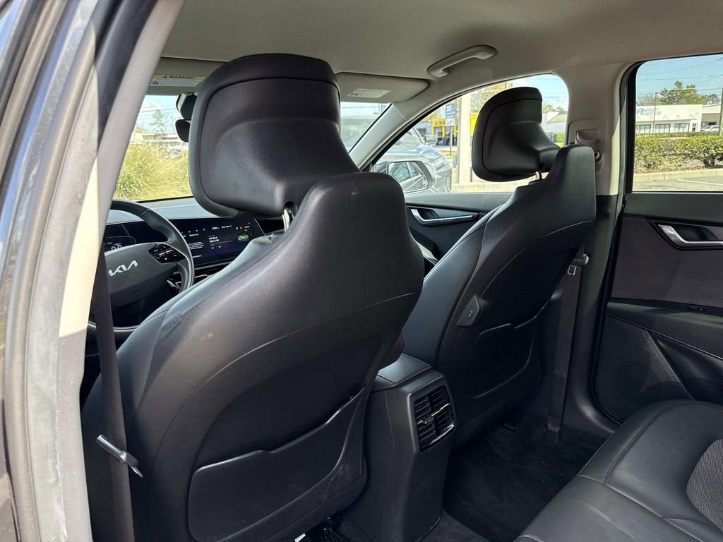 Used 2023 Kia Niro EX image 14
