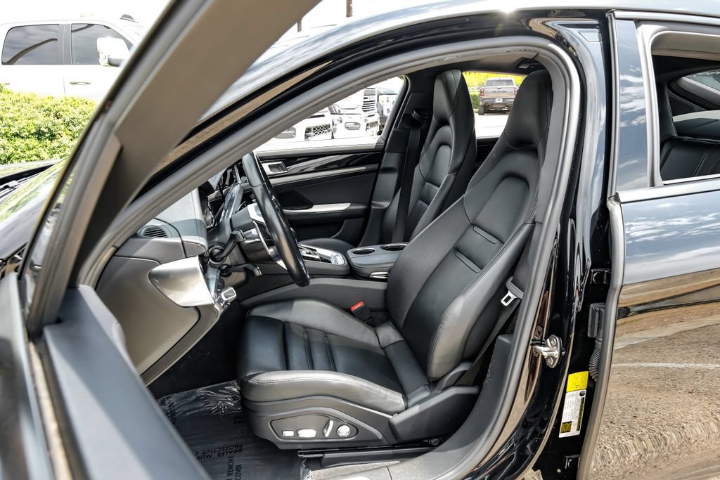Used 2018 Porsche Panamera 4 AWD/4WD image 34