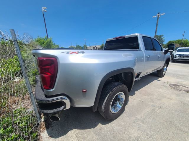 Used 2023 Chevrolet Silverado 3500 LTZ AWD/4WD image 3