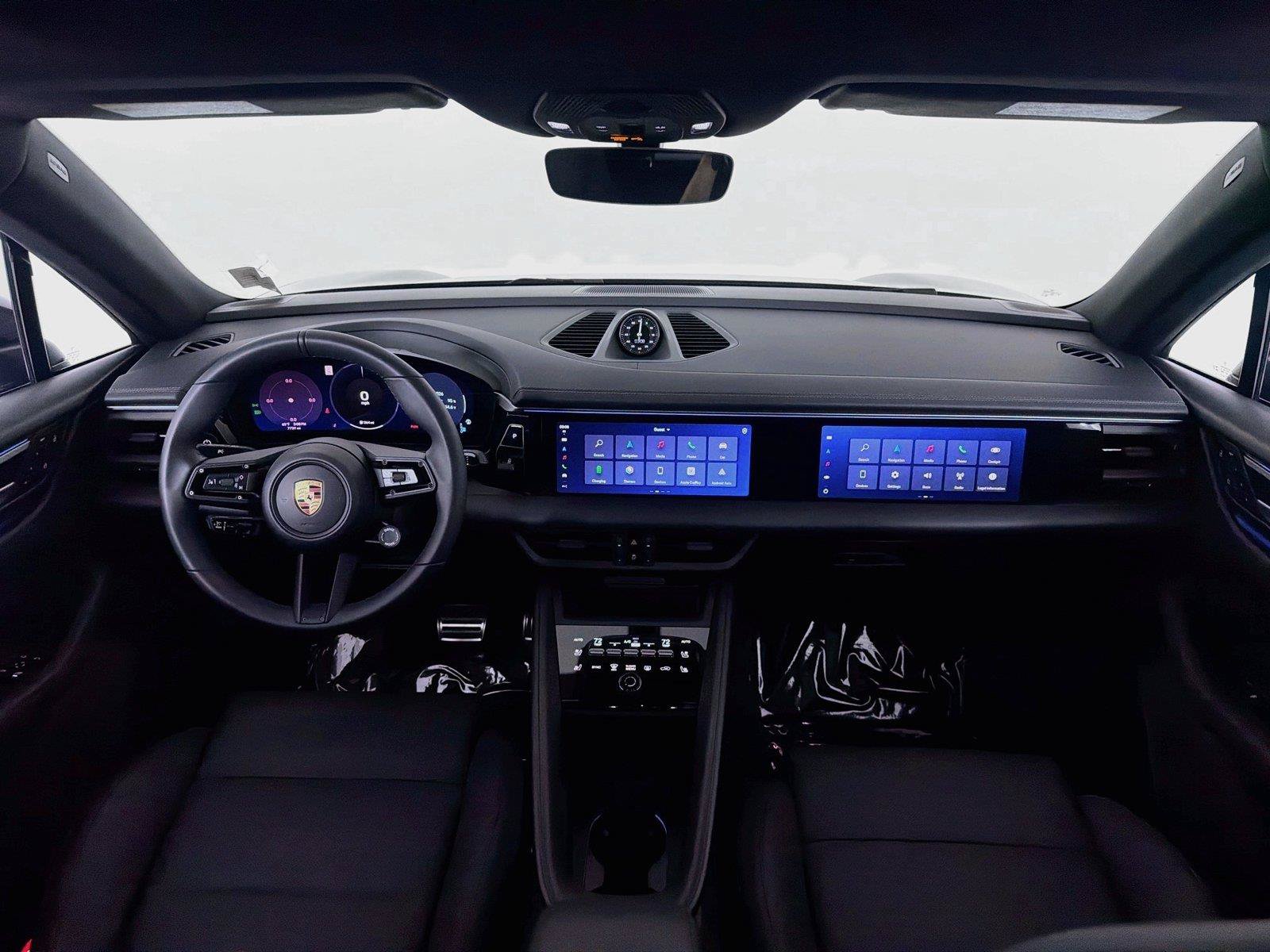 Certified 2025 Porsche Macan 4S Electric AWD/4WD image 16